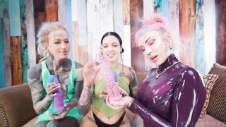2023-12-12-235714-tattooed-lesbians-gaping-anal-3-way_576