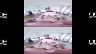 2017-05-05-44042-gagged-psychologist-awakens-clients-porn-fetish_720