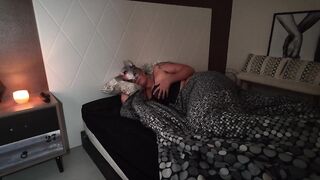 2026-10-06-even-when-shes-asleep-lea-dreams-of-nothing-but-sex_720
