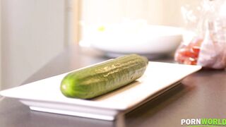 2016-12-13-44801-kitchen-delights-a-huge-cucumber-for-a-hungry-puss_720