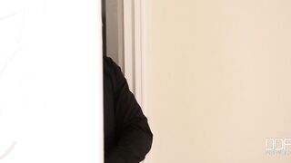 2015-10-10-45186-cant-turn-down-this-offer-lawyer-fucks-blonde-teen_720
