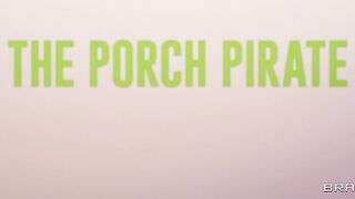 2025-12-14-11445649-the-porch-pirate_480