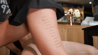 2023-11-01-9480771-squirting-for-attention_480