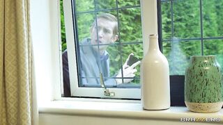 2025-10-23-11420731-eye-spy-the-best-of-peeping_480