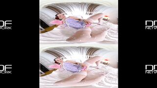 2017-03-03-43929-the-pussy-plunge-cosplay-cuties-solo-sex-penetrati_720