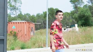 2025-09-05-11343321-get-wet_480