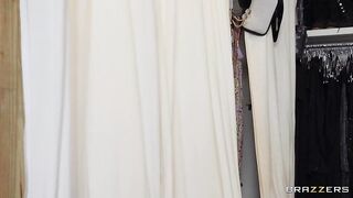 2023-09-25-9410781-browse-in-my-store-ill-fuck-you-both_480