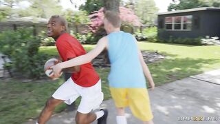 2022-06-22-4649341-dunkin-on-the-neighborhood-milf-lesbians-1st-cock_480