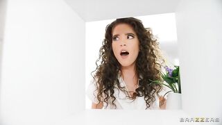 2021-07-07-4462001-eroti-maid_480