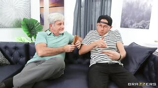 2021-02-09-4424161-prank-battle-squirt-vs-cum_480