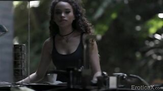 2019-10-02-166308-cat-burglar_480p