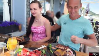 swingers-couples-meet-for-a-wife-swap-and-have-pas