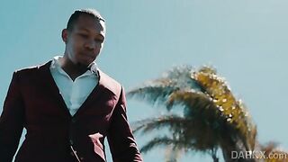 2018-10-04-135131-boss-lady_240p