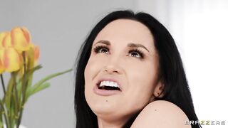2020-11-03-4419888-pay-attention-to-my-pussy_480