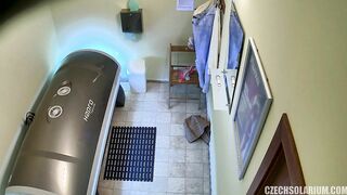 model-masturbates-for-solarium-cameras