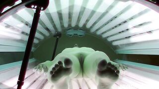 shaved-pussy-in-solarium-no-fucking-shame