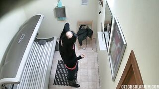 18-yo-caught-masturbating-while-tanning