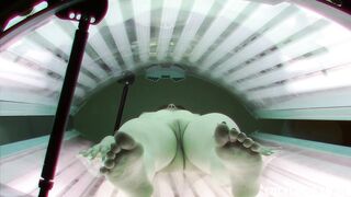 blonde-teases-cameras-in-solarium