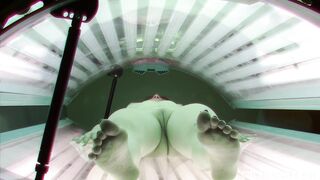 blonde-teases-cameras-in-solarium