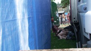 festival-trashy-fun-crazy-sex-behind-a-trailer