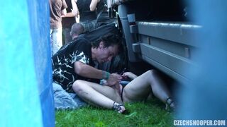 festival-trashy-fun-crazy-sex-behind-a-trailer