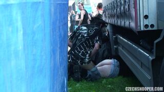 festival-trashy-fun-crazy-sex-behind-a-trailer