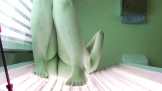 brunettes-wild-solarium-adventure