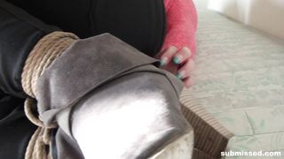 lena_struggling_on_a_matras_720