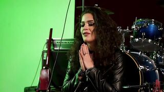 2023-09-12-kink-104677-from-rock-star-to-cum-dumpster-victoria-voxxx-ravaged-by-gangbanging-groupies_low