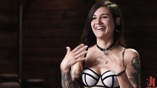 2022-11-02-kink-104016-proving-her-worth-luna-lovely_low