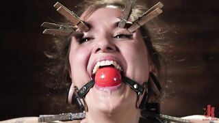 2022-11-02-kink-104016-proving-her-worth-luna-lovely_low