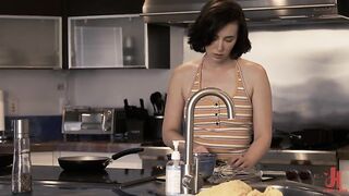 2022-08-18-kink-103725-diary-of-a-madman-s2-e1-poor-decisions_low