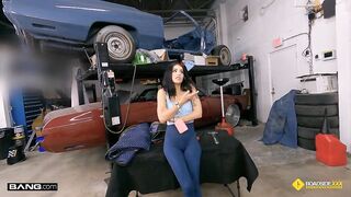 roadside-xxx-sofie-reyez-scene-1.540p