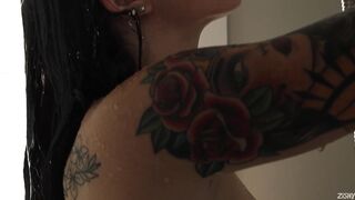 sasha-apex-krumville-bathing_