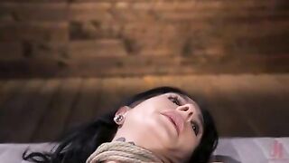 2019-02-14-kink-43903-joanna-angel-submits-to-the-pope_low