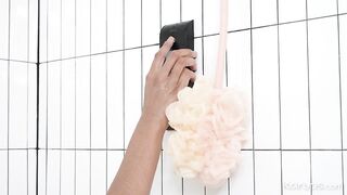 playing-in-the-bath_480