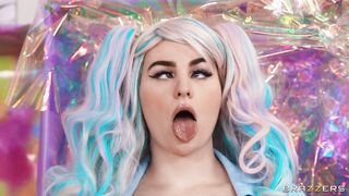 sneaky-roomie-cosplay-swaperoo_720