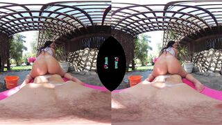 from-the-vault-angela-white-knows-how-to-wash-your-car-right_1k