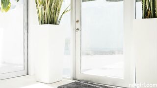 2177-angelina-stream