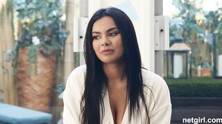 2180-numi-sophia-stream