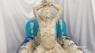 2024-05-29-messygirl-1151-glop_covered_dakota