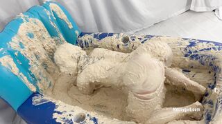 2024-05-29-messygirl-1151-glop_covered_dakota