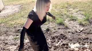 2024-01-11-messygirl-1027-zoeys_muddy_adventure