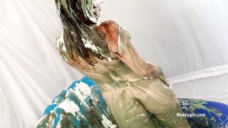 2024-02-14-messygirl-1084-stephanie_becomes_a_messygirl
