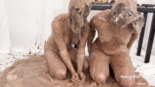 2024-07-29-messygirl-1226-share_the_mess