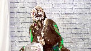 2024-12-20-messygirl-1076-serena_gets_the_messygirl_treatment