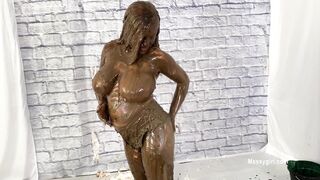 2024-12-20-messygirl-1076-serena_gets_the_messygirl_treatment