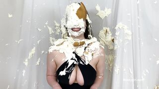 2024-03-14-messygirl-1088-pie_target_stephanie