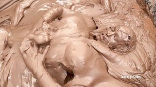2024-10-14-messygirl-1237-mud_virgin_carmilla