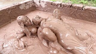 2024-11-25-messygirl-1243-mud_wrestling_euro_girls